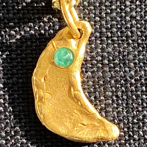 Alighieri The Faint Moonlight Emerald Pendant Necklace - Picture 5 of 12